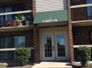 1307 Modaff Rd, Naperville, IL 60565