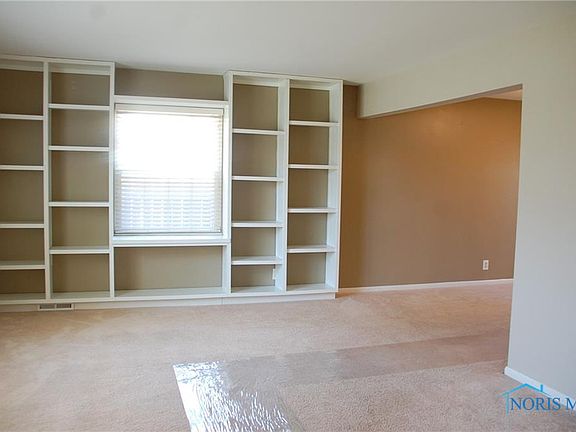 5th image of 4448 Vogel Dr