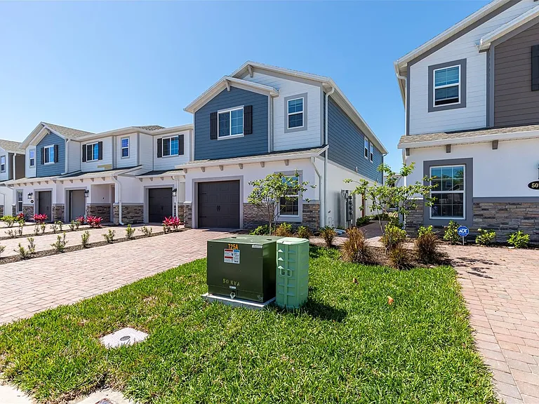 5082 Rain Shadow Dr — Photo 2