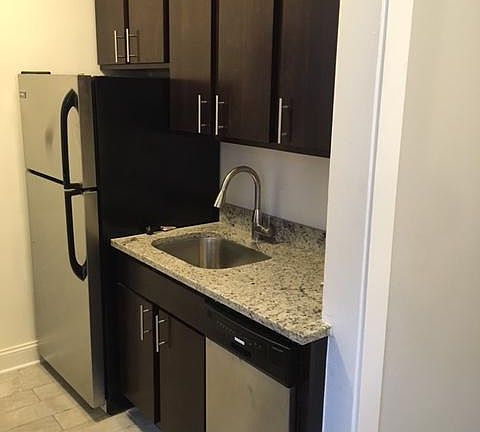 5th image of 1250 W Bryn Mawr Ave