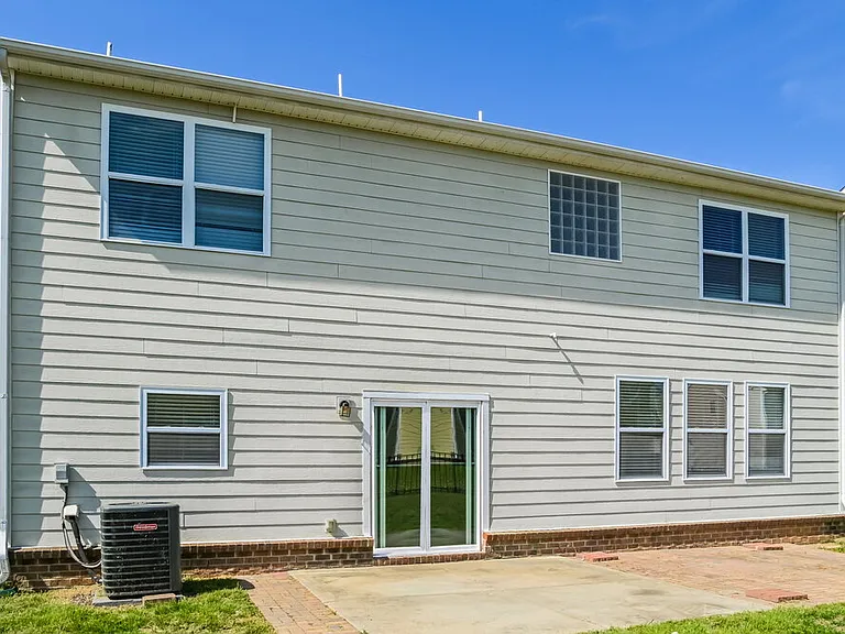 1016 Yellow Bee Rd — Photo 17