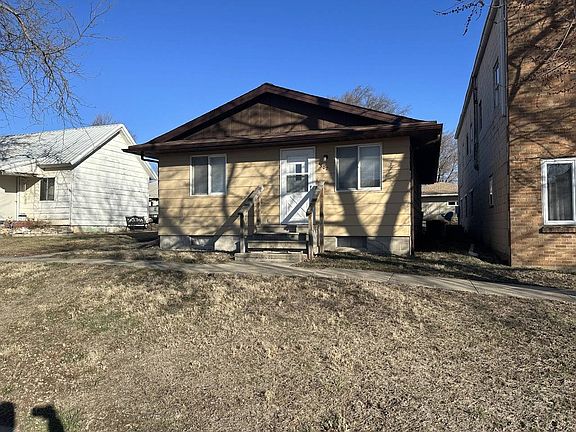2nd image of 302 W 1st St