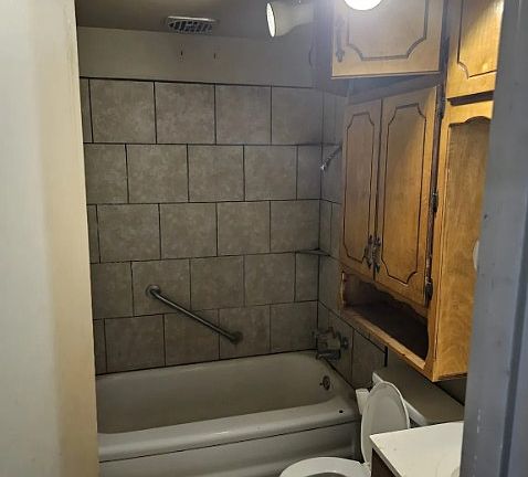 3rd image of 1609 Parkdale Dr