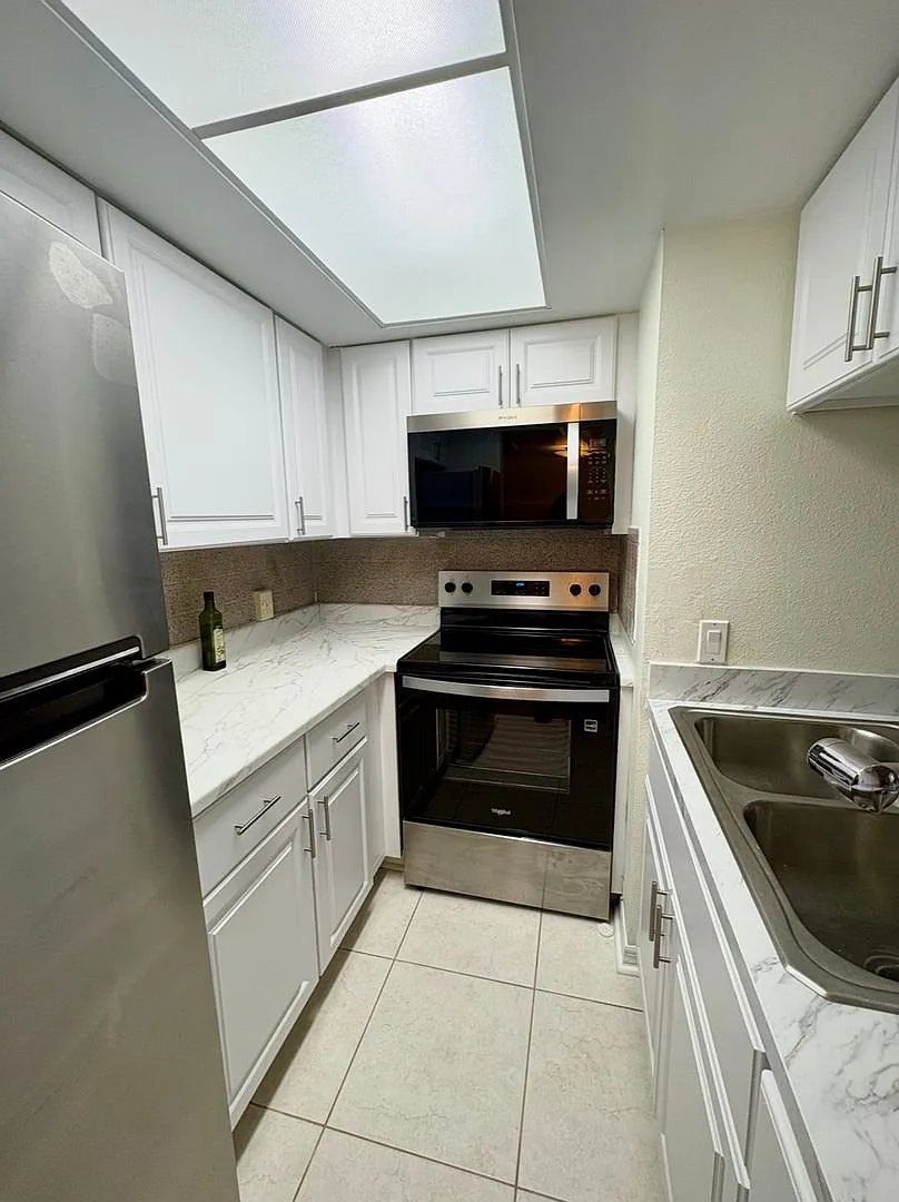 Gulf Harbor Condo Living — Photo 3