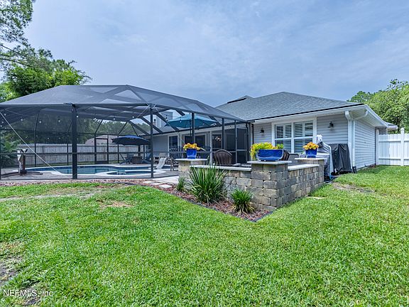 4th image of 137 SOUTHERN GROVE Drive