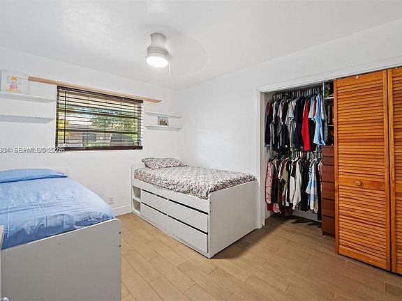 5th image of 5120 SW 26th Ave #1-2