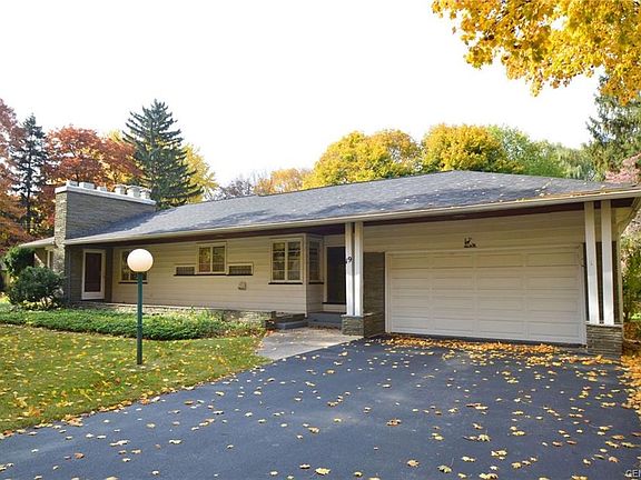 3rd image of 19 Mount Airy Dr
