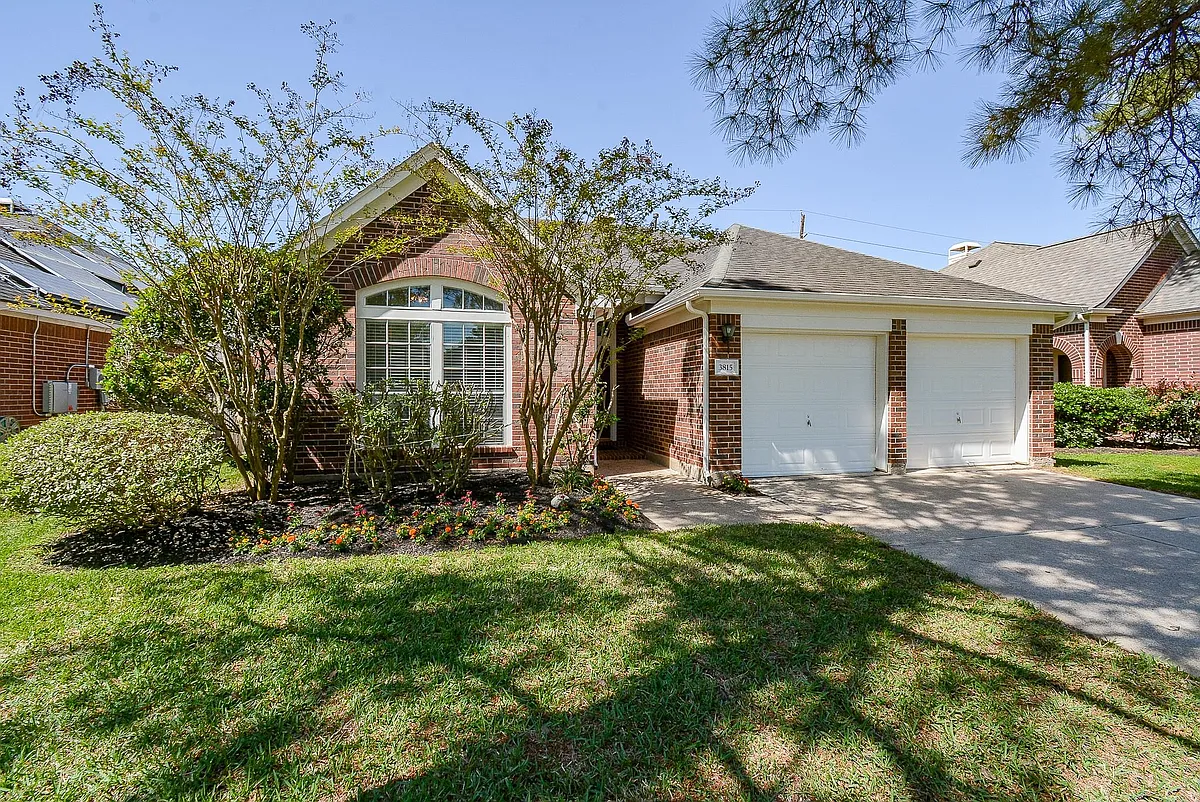 Building Photo - 3815 Summerfield Dr