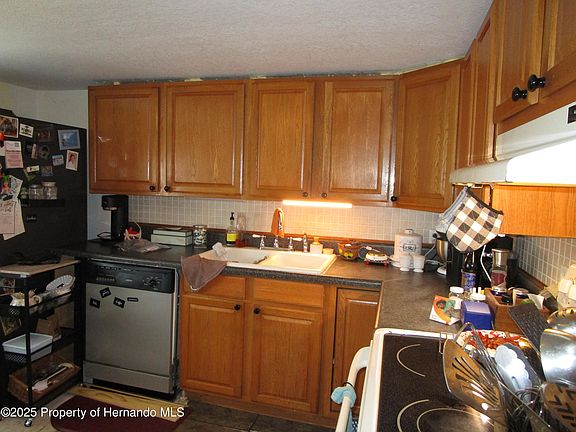 2nd image of 17609 Bathurst Ave