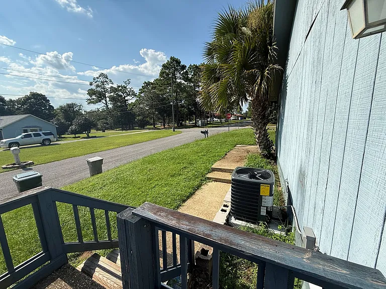 9221 Beatrice Dr — Photo 15
