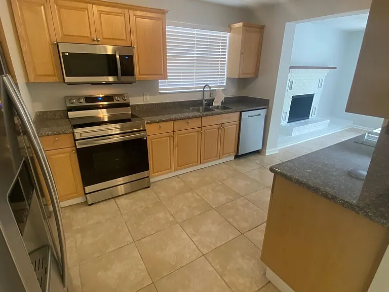 1317 Willow Rd — Photo 5