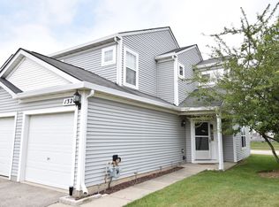 1320 Jenna Dr APT B, South Elgin, IL 60177