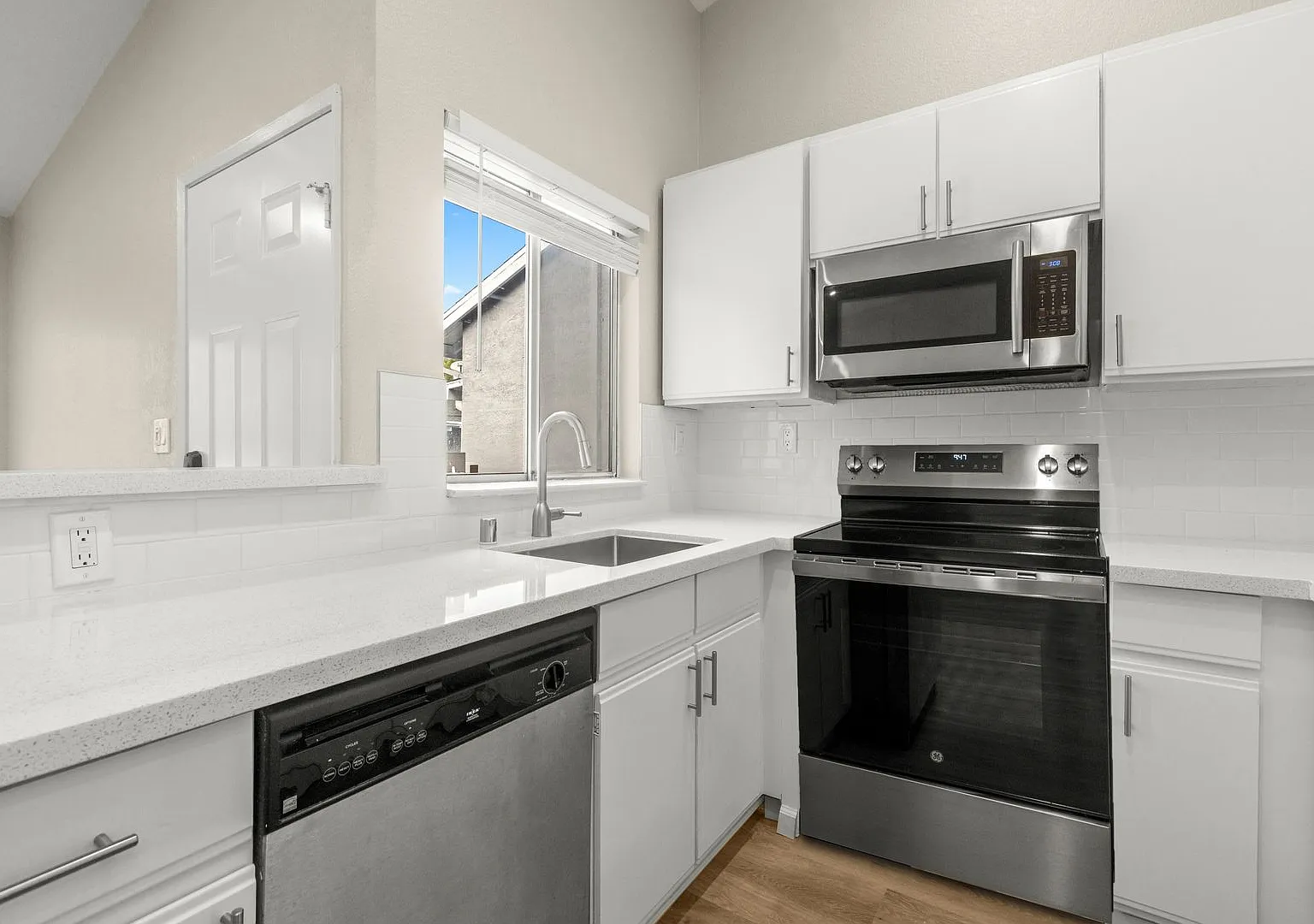 Redwood Creek Villas — Photo 3