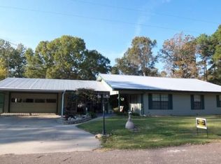 247 Longleaf St, Zavalla, TX 75980