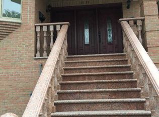 5809 138th St #1, Flushing, NY 11355