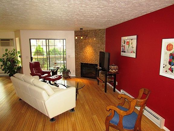 2nd image of 109 S Neyland Ave APT 1