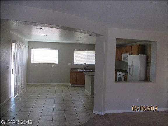 4th image of 587 Port Talbot Ave