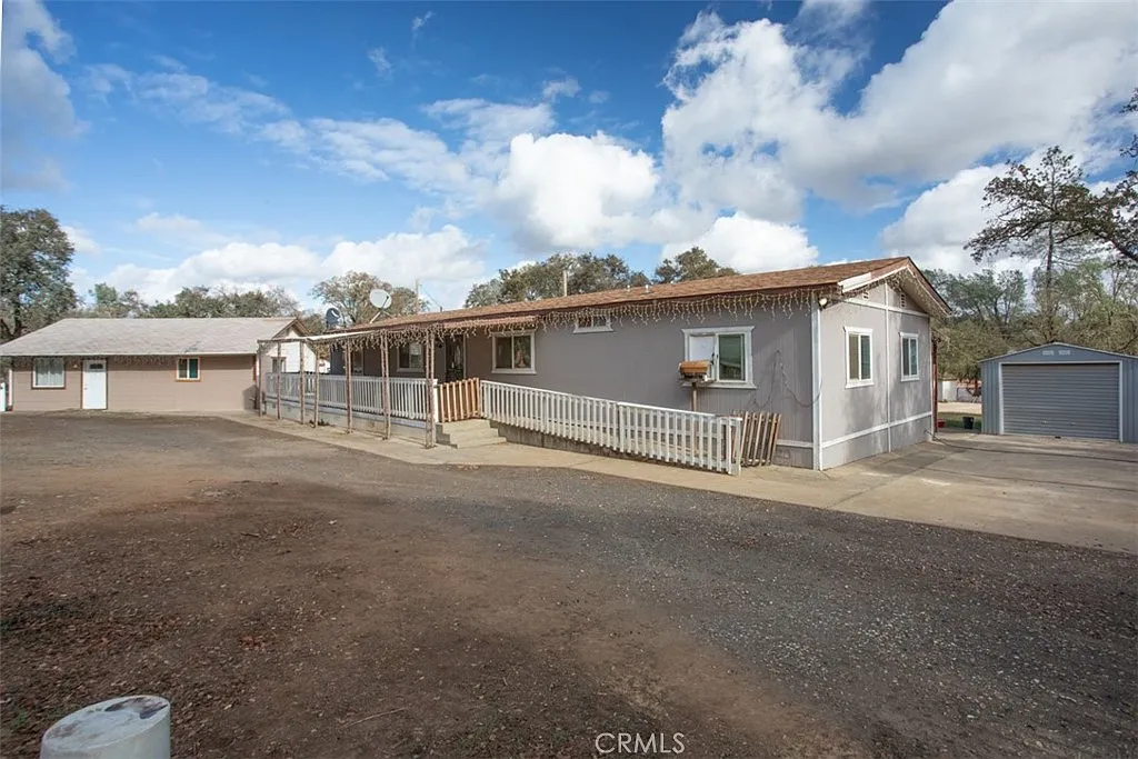 3251 Mackintosh Ave photo 1