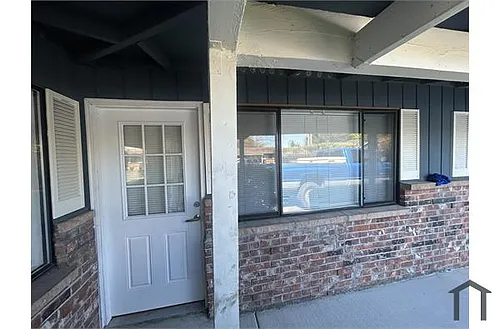 908 I St NE Photo 1