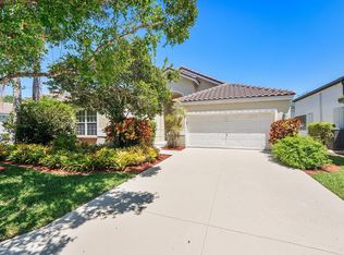 2016 Island Circle, Weston, FL 33326