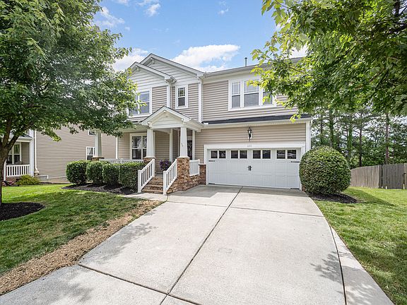 3rd image of 1211 Whispering Oak Ln