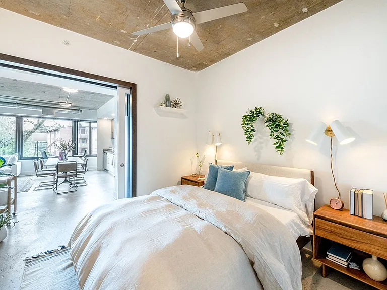 Mission Lofts — Photo 7