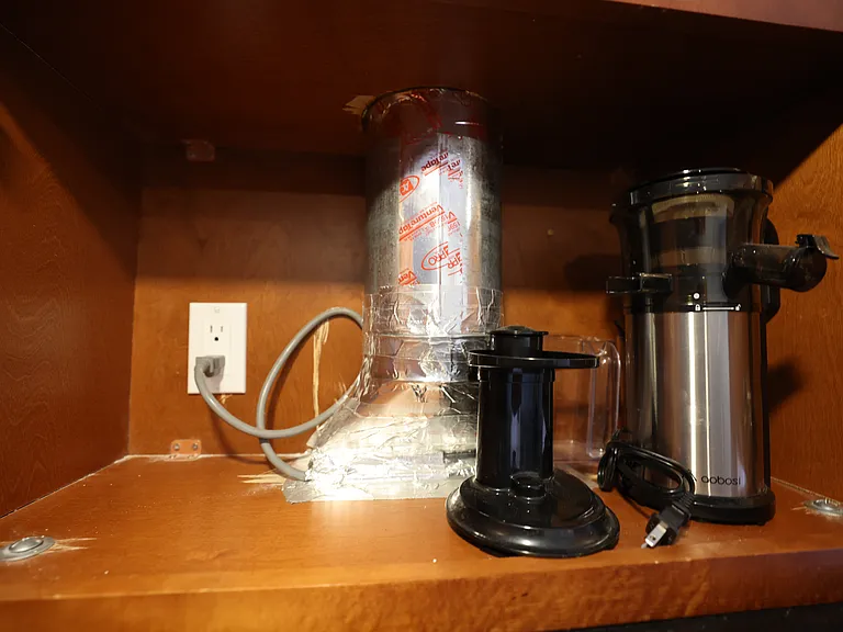 Juicer and hood for microwave