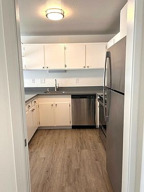 3rd image of 619 N San Mateo Dr