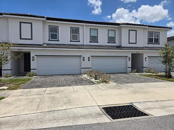 922 Centaury Dr