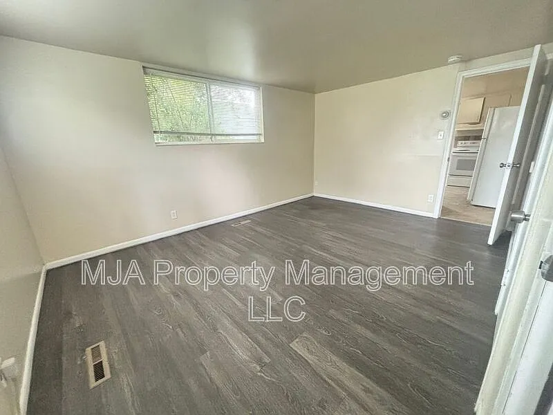 1 bed, 1.0 bath, 600 sqft, $895 — Photo 1