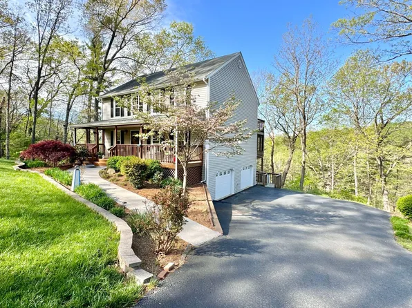 85 Dixon Dr, Hardy, VA 24101