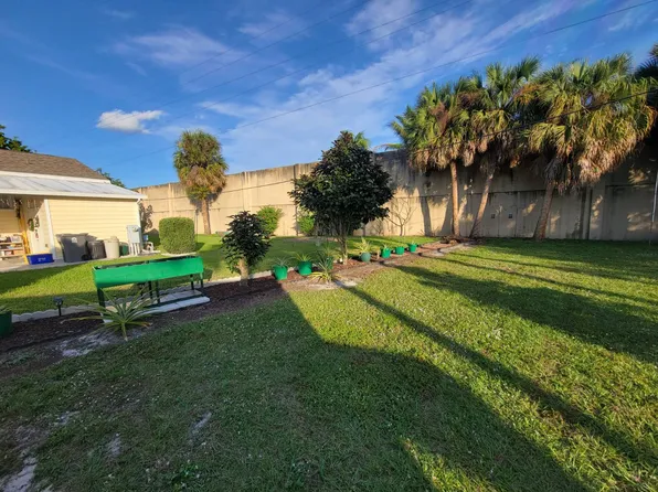 7403 40th Trl N #389, West Palm Beach, FL 33404