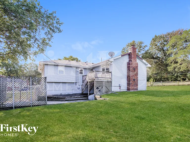 804 NE 74th St — Photo 16