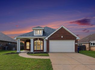 824 Cutting Horse Dr, Mansfield, TX 76063