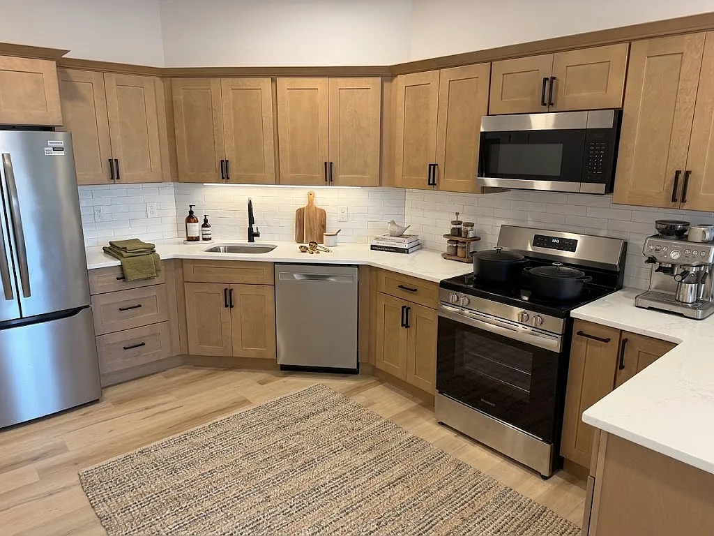 1 bed, 800 sqft, $1,575 — Photo 2