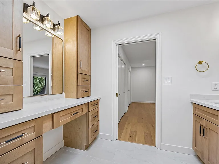 201 Litchfield Ln — Photo 17