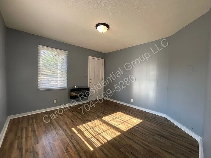 1 bed, 1.0 bath, 876 sqft, $850 — Photo 3