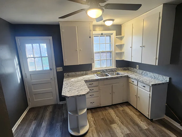 1725 E High St #1725 — Photo 1