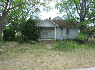 123 N Carolina Ct, Dillon, SC 29536