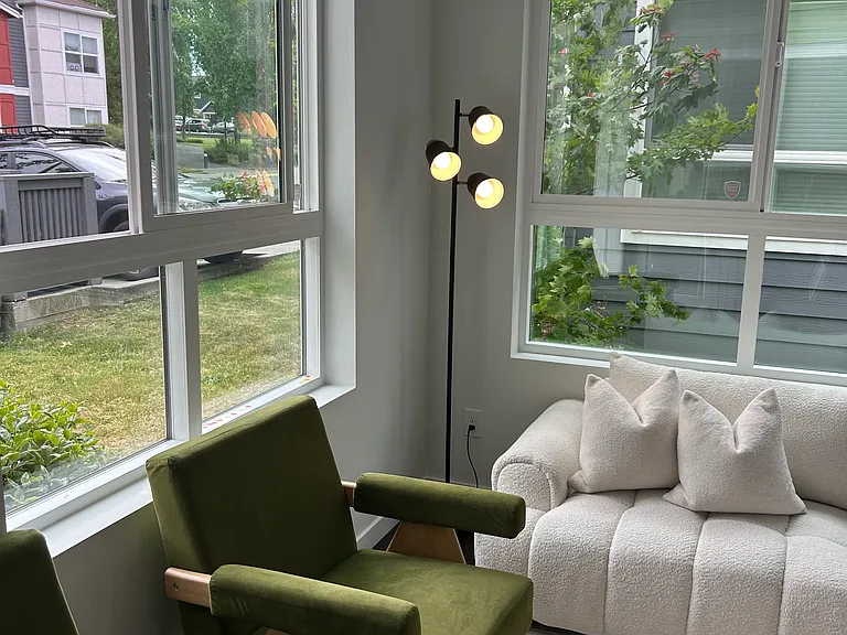 9729 10th Pl SW — Photo 2