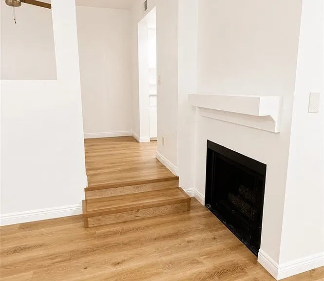 7900 Woodman Ave #105 — Photo 2