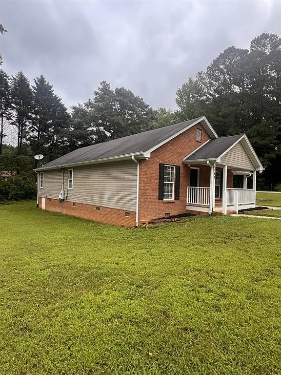 3 bed, 2.0 bath, 1450 sqft, $1,850 — Photo 3