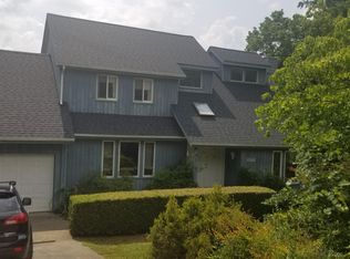 1503 Strawberry Ln, Johnson City, TN 37604