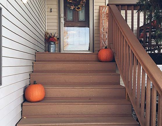 Stairs to Front Door/Porch