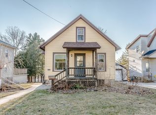 128 Fairview Dr, Plymouth, WI 53073