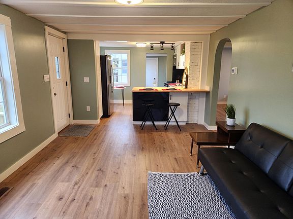 4th image of 1223 Catherine Ave
