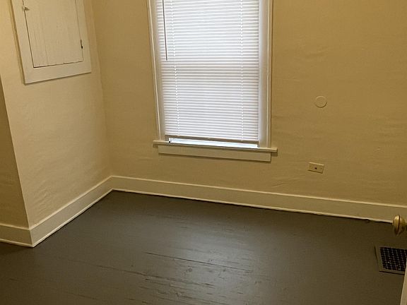 5th image of 216-218 W Parkwood Dr