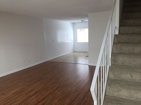2nd image of 4053 Lincoln Ave APT 2