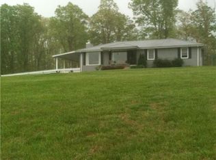 10220 Sugar Camp Rd, Bon Aqua, TN 37025