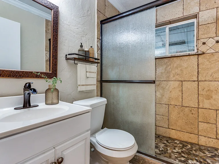 4129 Winfield Ave — Photo 10